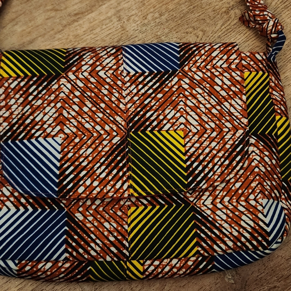 Handmade African Handbag - Picture 2 of 10